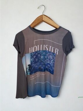 Hollister Women's Y2k Soft Surf Tee Size Medium